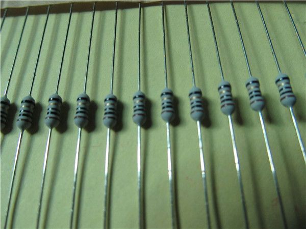 包管丝电阻器  0.25W  10R   IMG_0968